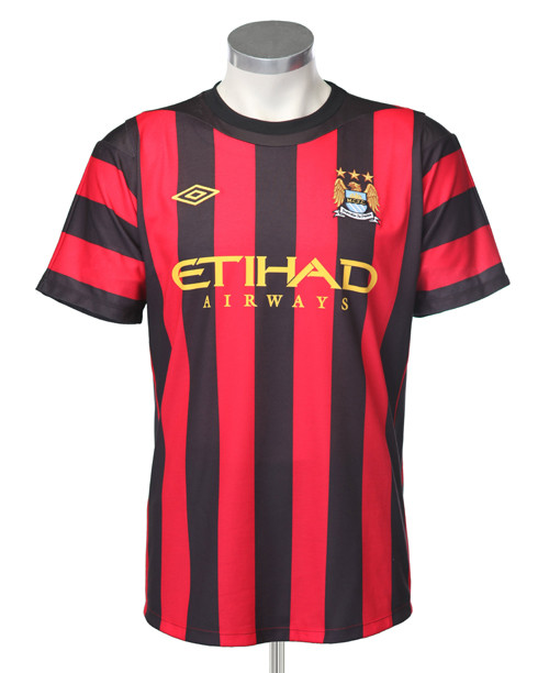 Manchester-City-2011-2012-kits-2.jpg